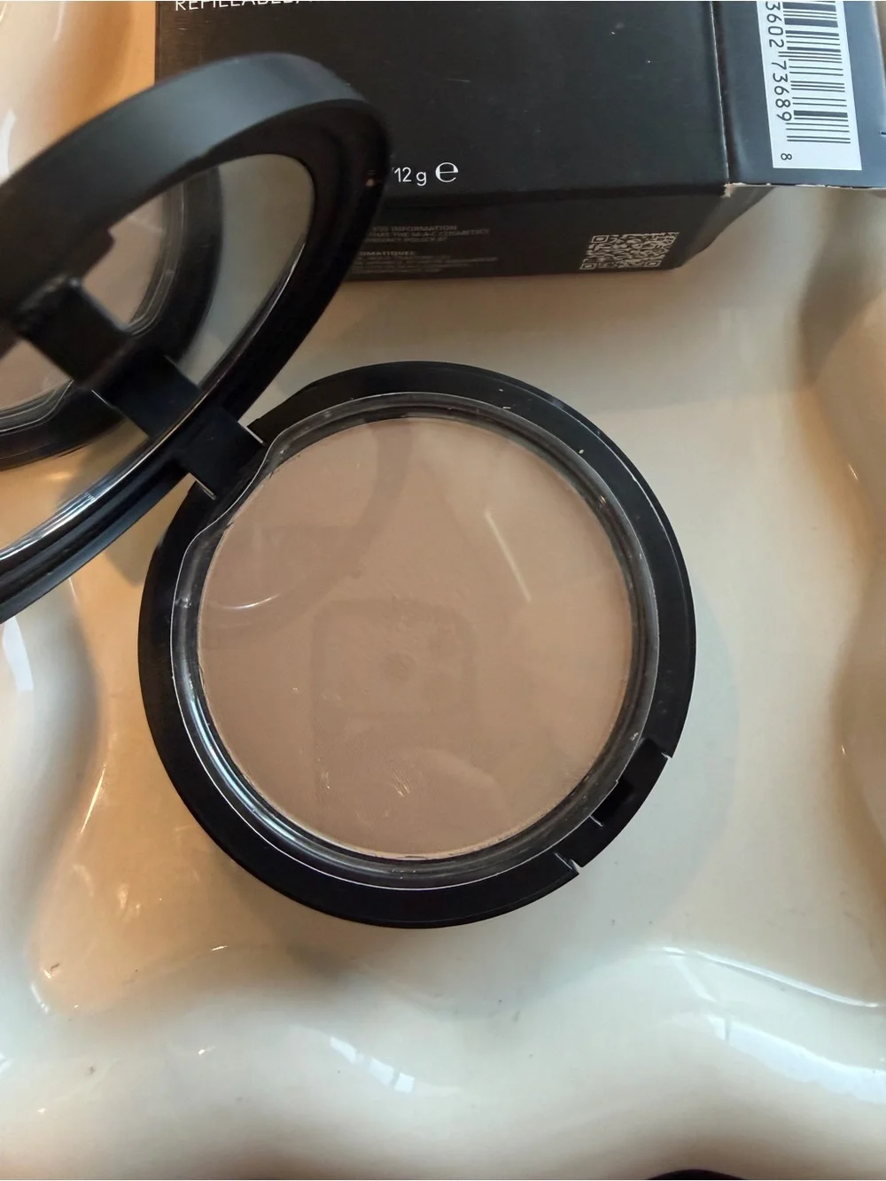 NIB MAC STUDIO FIX POWDER PLUS FOUNDATION NC18